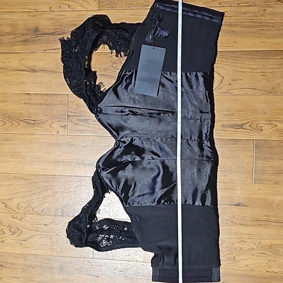 La Femme en Noir Southern Gothic Lace Bustier - Picture 10 of 13